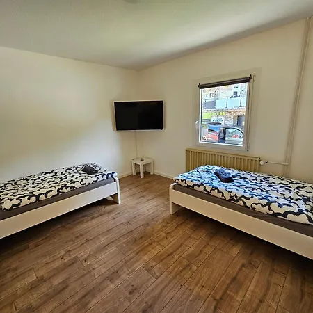 Sim01 Renovierte Monteurs- Und In