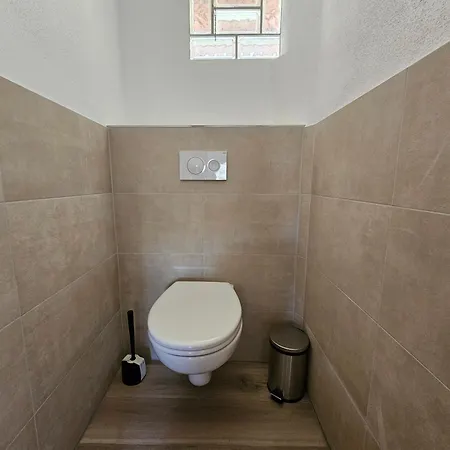 Sim01 Renovierte Monteurs- Und In Апартаменты *