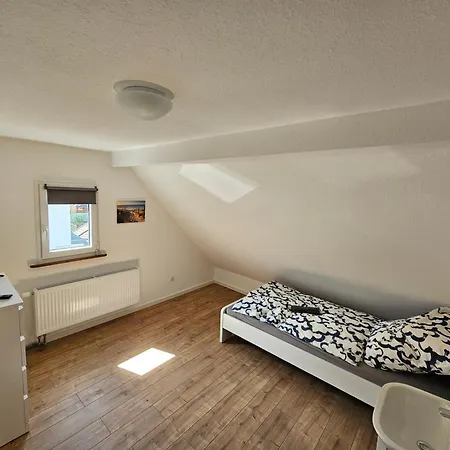 Sim01 Renovierte Monteurs- Und In Зиммерат