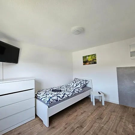 Sim01 Renovierte Monteurs- Und In