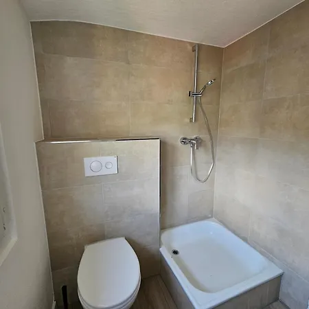 Sim01 Renovierte Monteurs- Und In Апартаменты