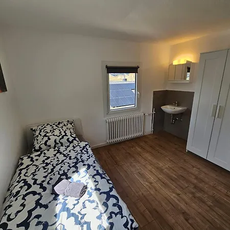 Sim01 Renovierte Monteurs- Und In Зиммерат