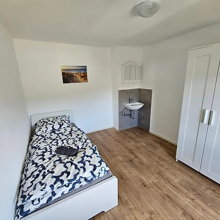 Διαμέρισμα Sim01 Renovierte Monteurs- Und In *