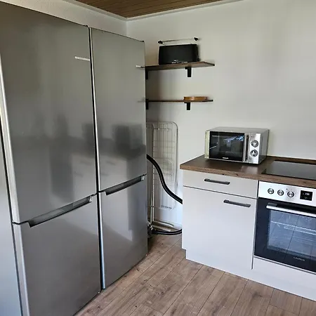 Sim01 Renovierte Monteurs- Und In *