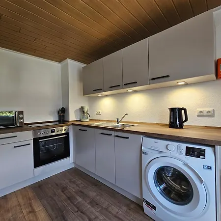 Sim01 Renovierte Monteurs- Und In * Зиммерат