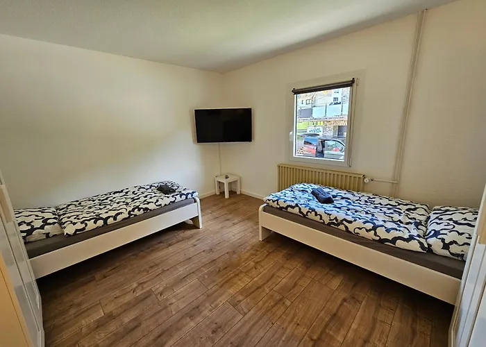 Sim01 Renovierte Monteurs- Und In