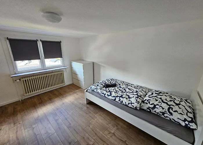 Sim01 Renovierte Monteurs- Und In