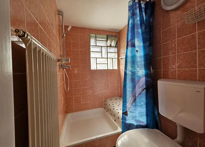 Sim01 Renovierte Monteurs- Und In