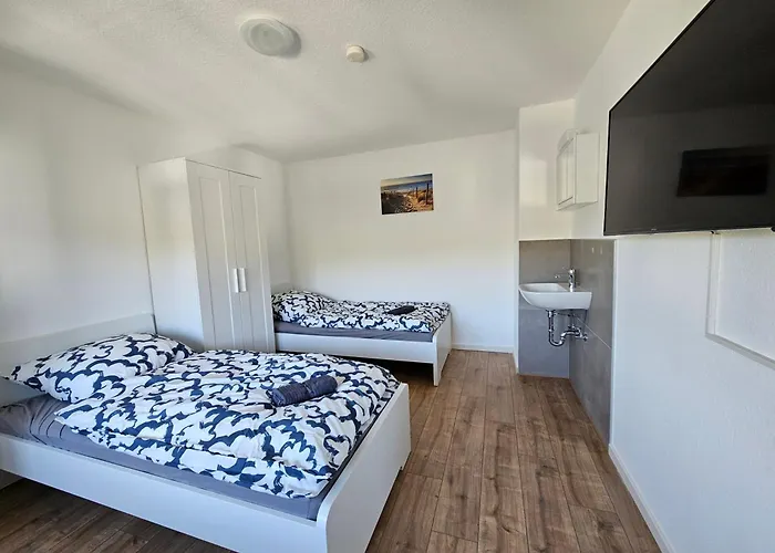 Sim01 Renovierte Monteurs- Und In