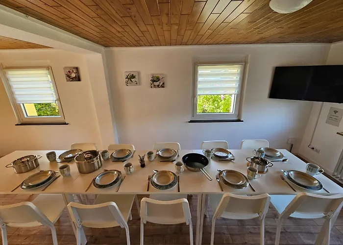 Sim01 Renovierte Monteurs- Und In *